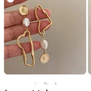 COPY - Anthropologie Asymmetrical
Earrings Coin Hoop Pearl
Dangle Irregular Gol…